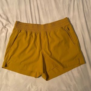 Old Navy women’s mustard athletic shorts